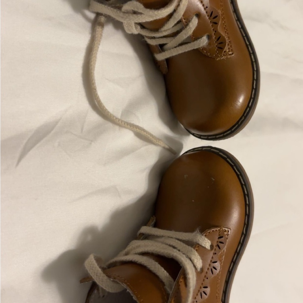 L'Amour Tan Kids Boots with Cream Laces
